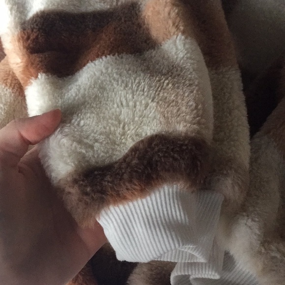 Teddy sweater - Picture 3 of 3